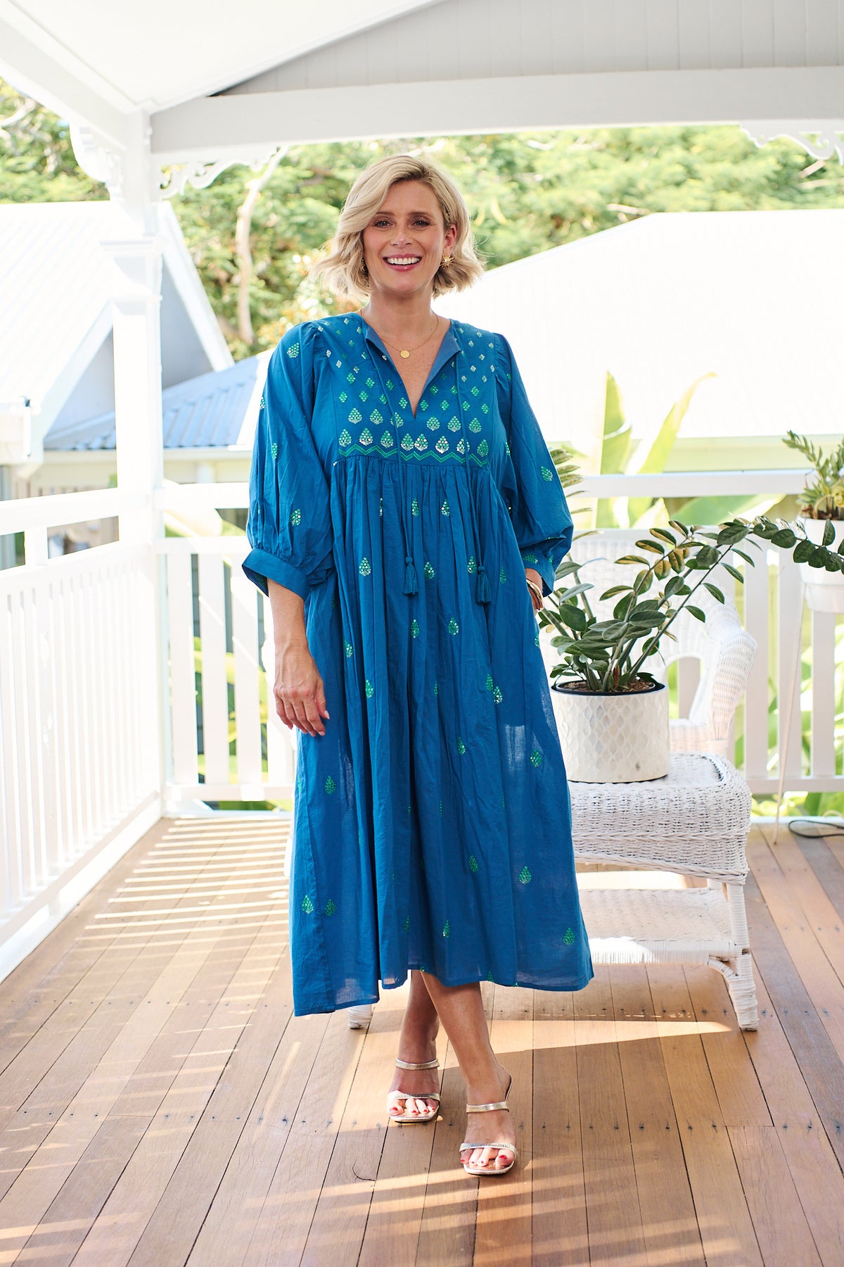 HOLIDAY BLUE DRESS IN SPECIAL PRICE, NO RETURNS